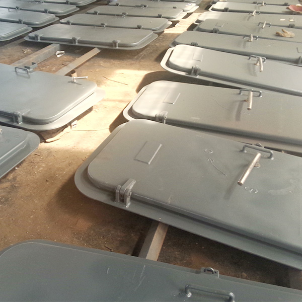 Usage and precautions of marine door